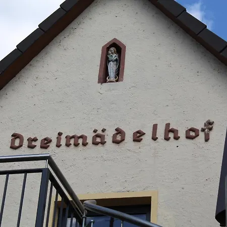 Apartment Dreimaedelhof